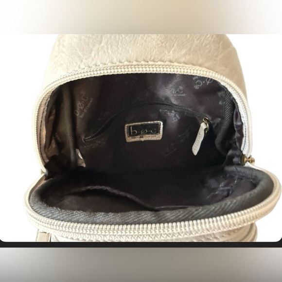 B.O.C. Embossed Faux Leather Sling Backpack Crossbody – Taupe Gray - Picture 6 of 7